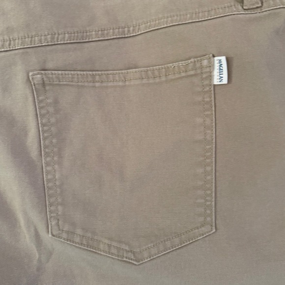 Magellan Outdoors Mens Khaki Stain Release Pants Size 44W x 28L - Picture 4 of 4